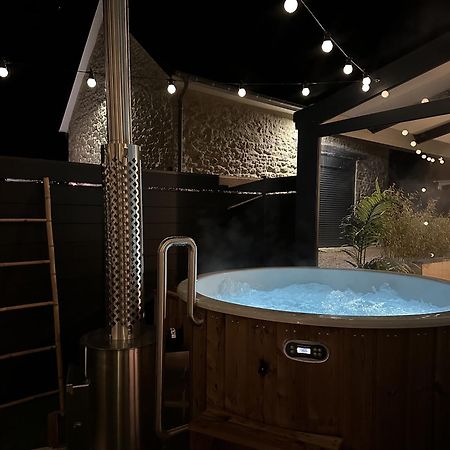 Le Lodge Spa Saint-Laurent-d'Andenay エクステリア 写真