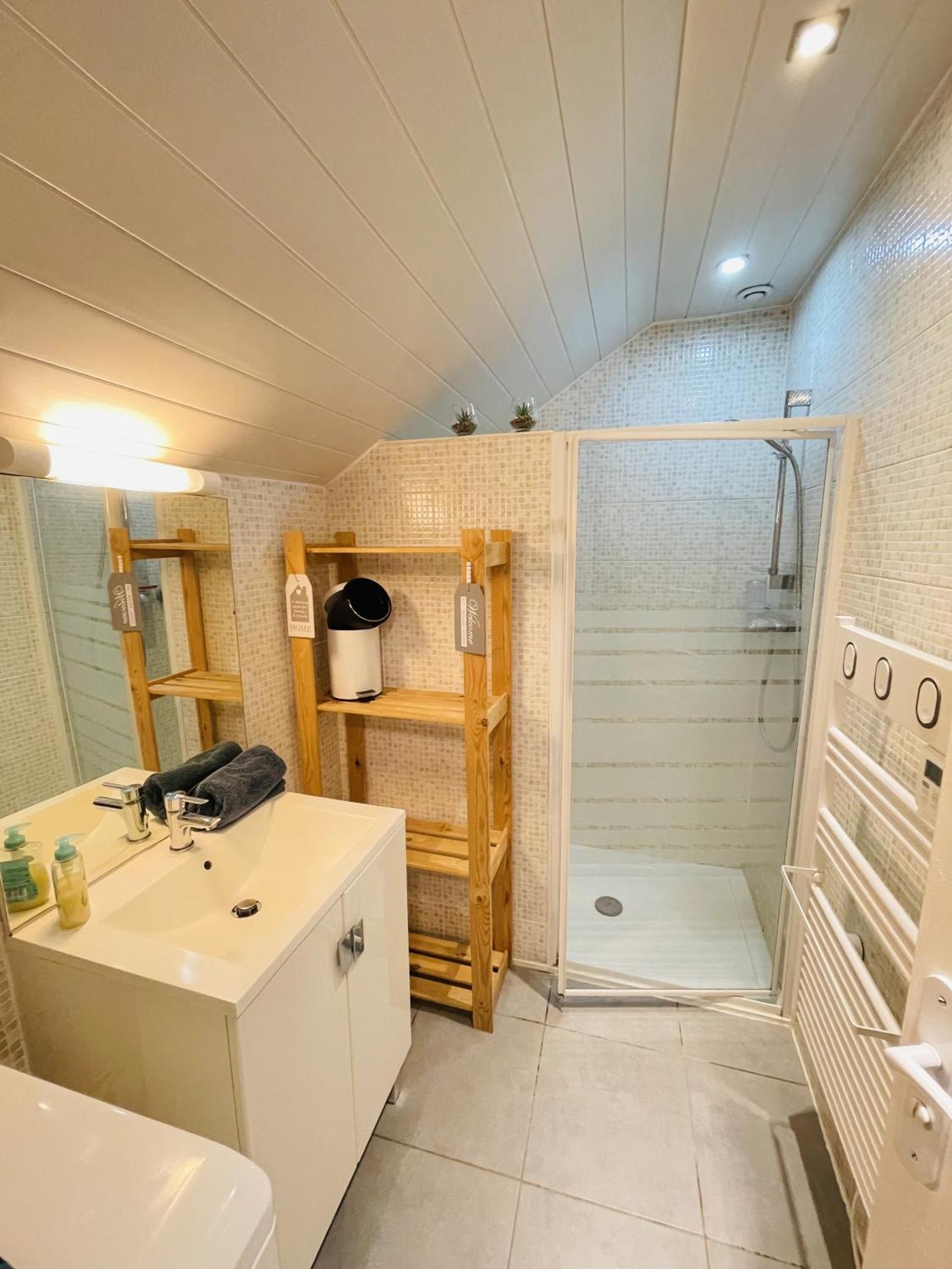 Le Lodge Spa Saint-Laurent-d'Andenay エクステリア 写真