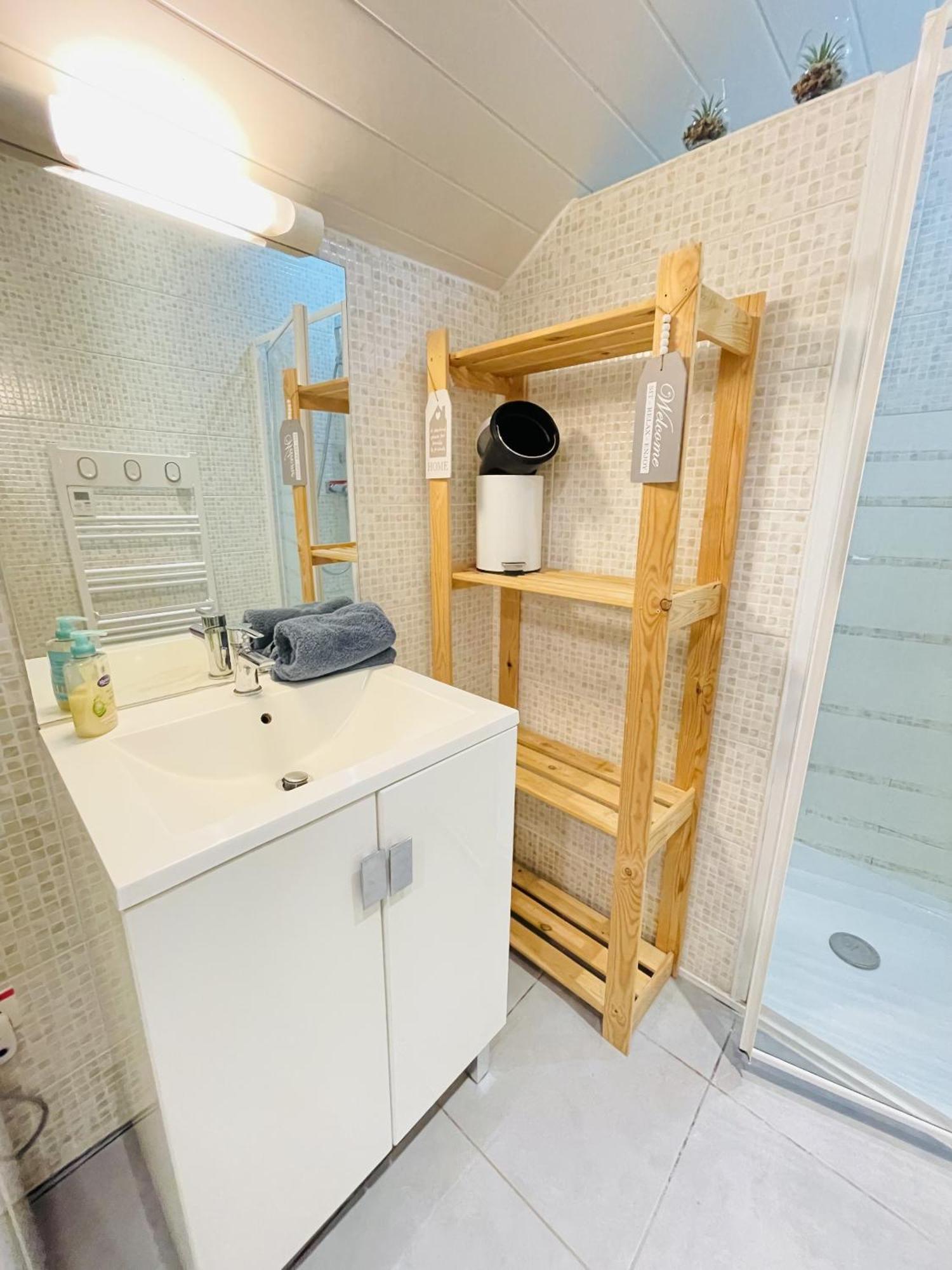 Le Lodge Spa Saint-Laurent-d'Andenay エクステリア 写真