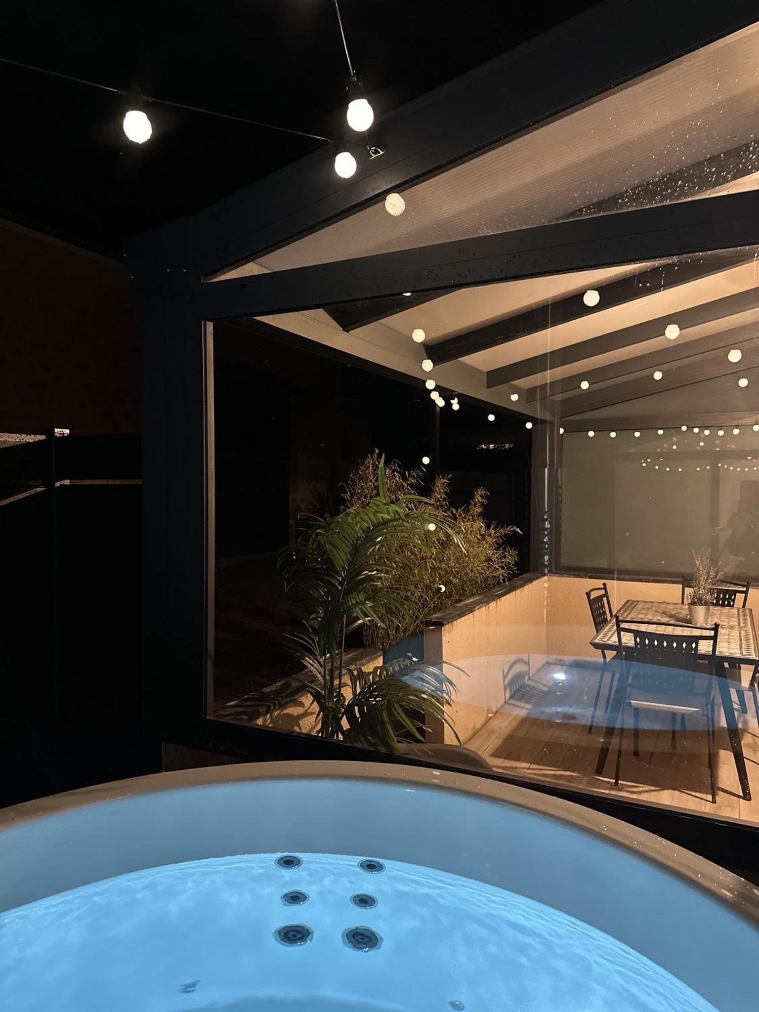 Le Lodge Spa Saint-Laurent-d'Andenay エクステリア 写真