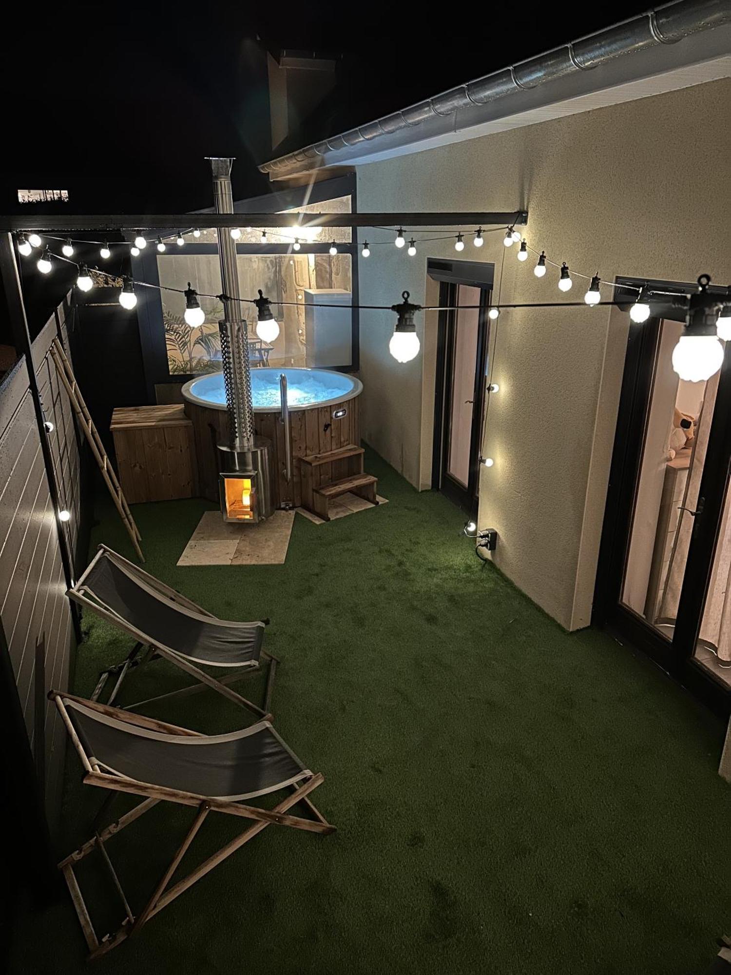 Le Lodge Spa Saint-Laurent-d'Andenay エクステリア 写真