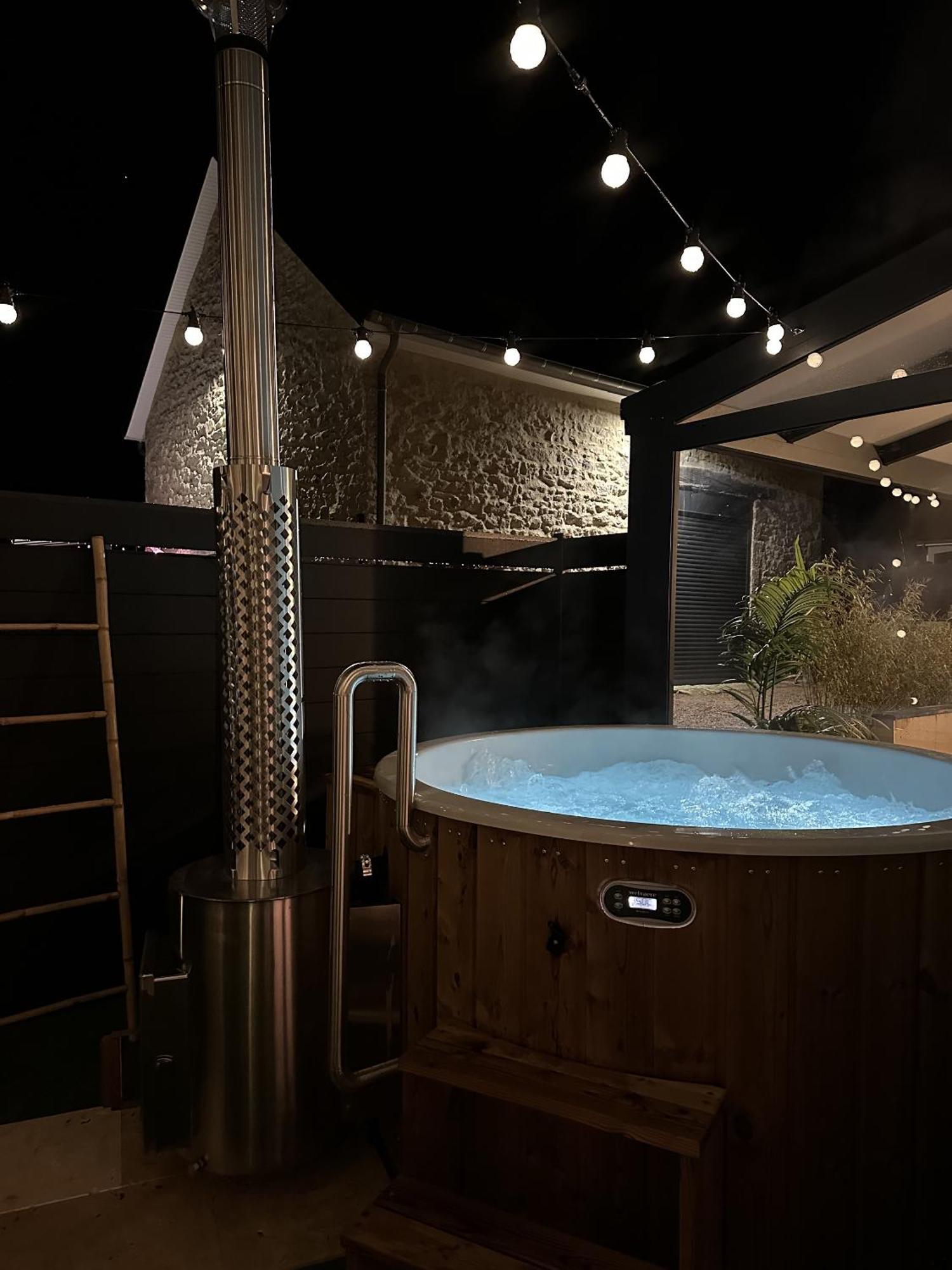 Le Lodge Spa Saint-Laurent-d'Andenay エクステリア 写真
